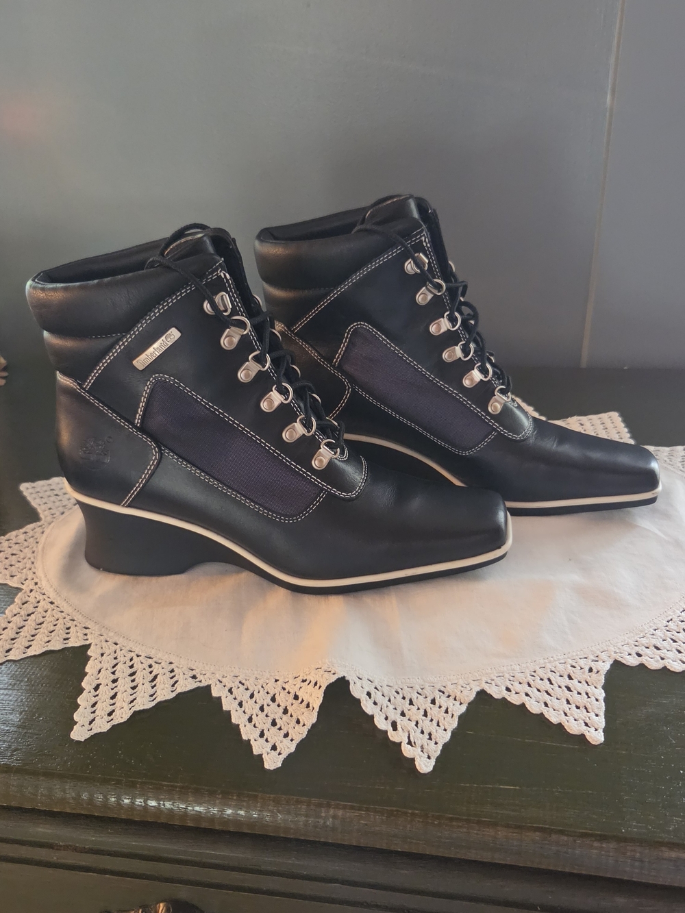 Timberland VINTAGESquare Toe Black Leather Lace-up Ankle Wedge Boot. Never Worn